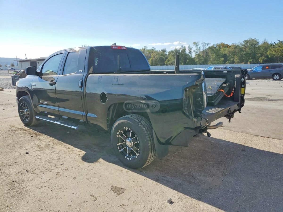 Toyota Tundra 2020 — photo 2