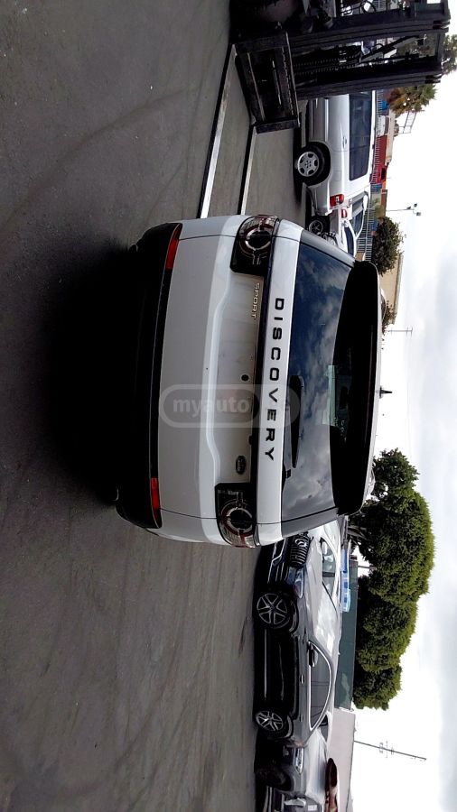 Land Rover Discovery 2016 — photo 2