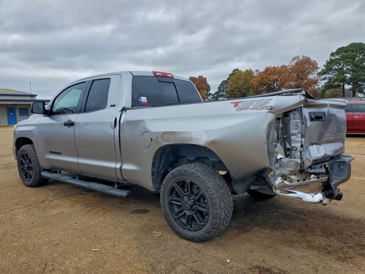 Toyota Tundra 2019 — photo 2