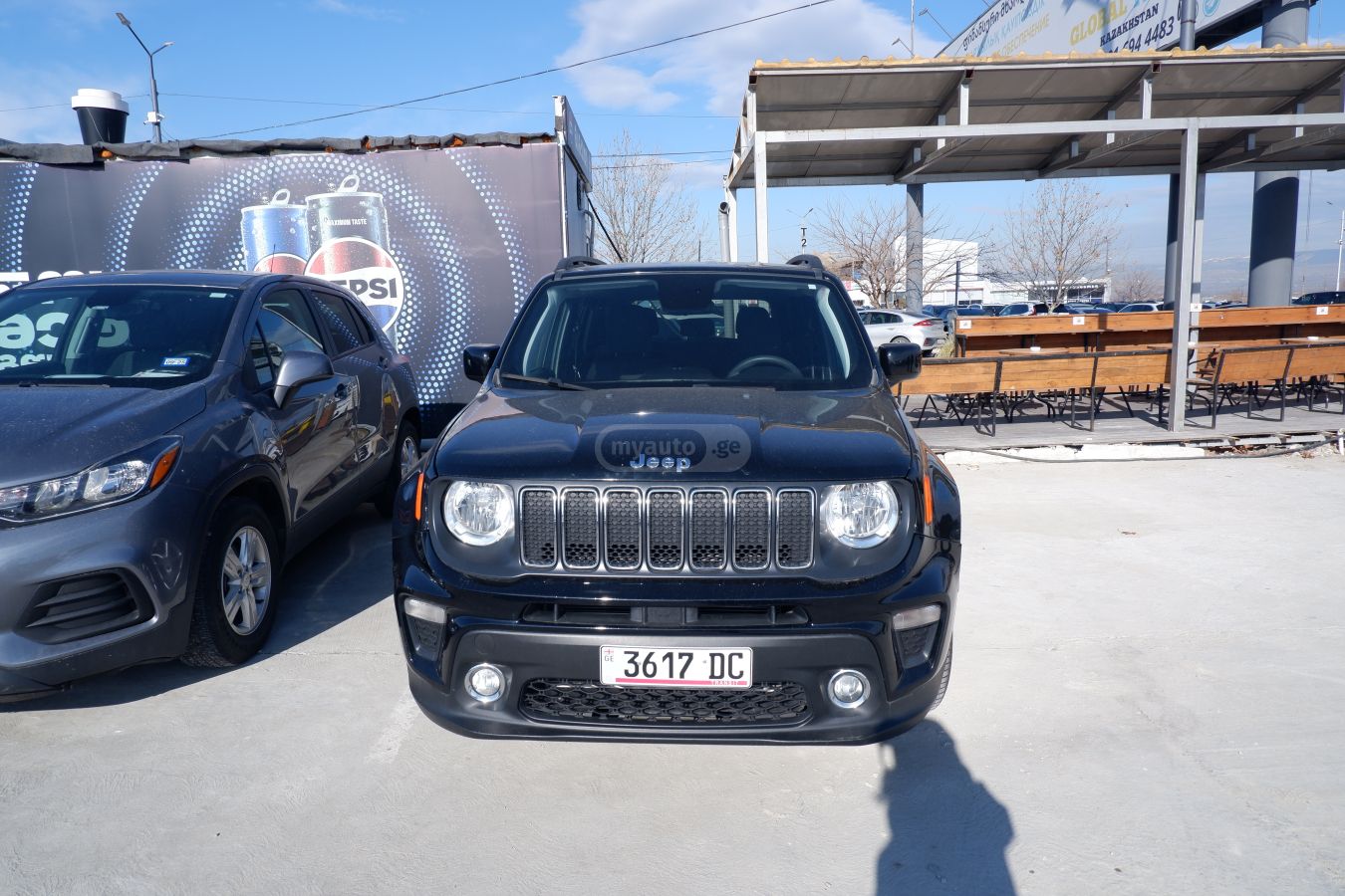 Jeep Renegade 2019 — photo 2