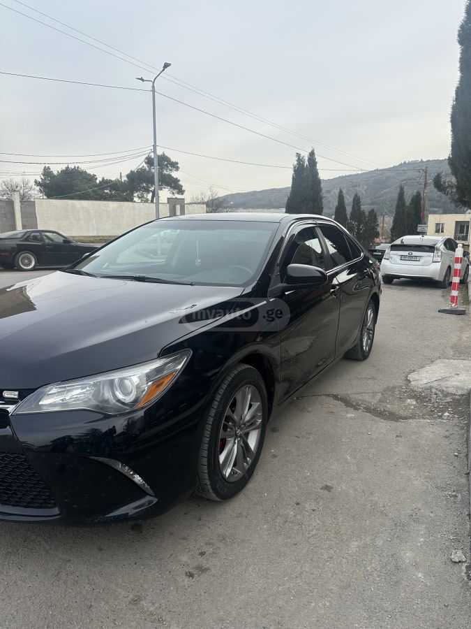 Toyota Camry 2016 — photo 2