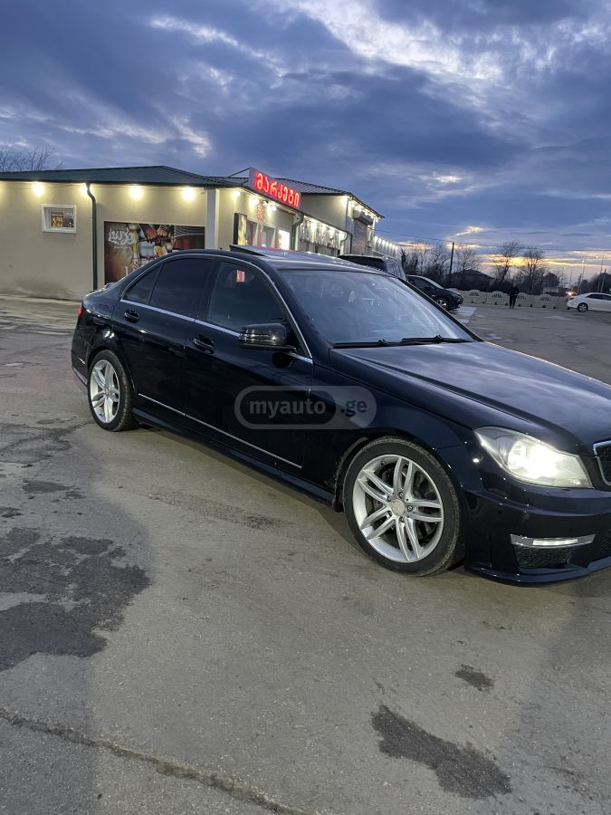 Mercedes-Benz C 300 2012 — photo 2