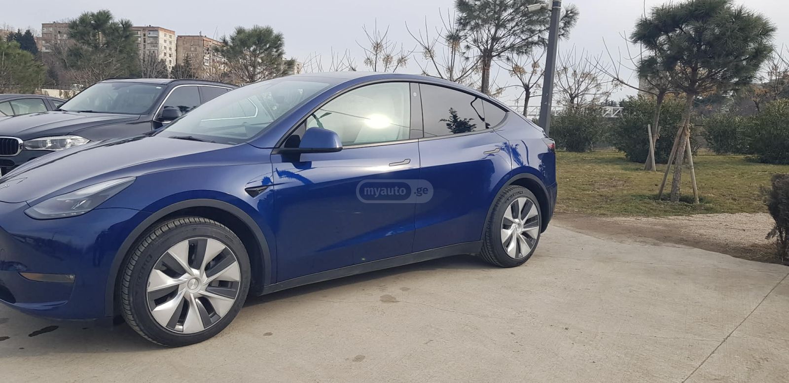 Tesla Model Y 2023 — photo 2