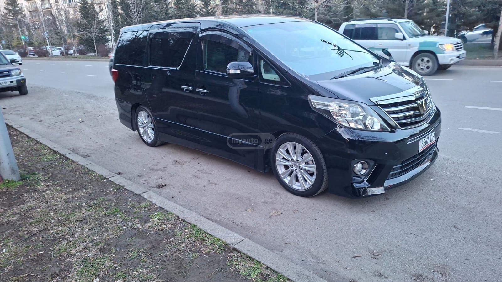 Toyota Alphard 2014 — photo 2