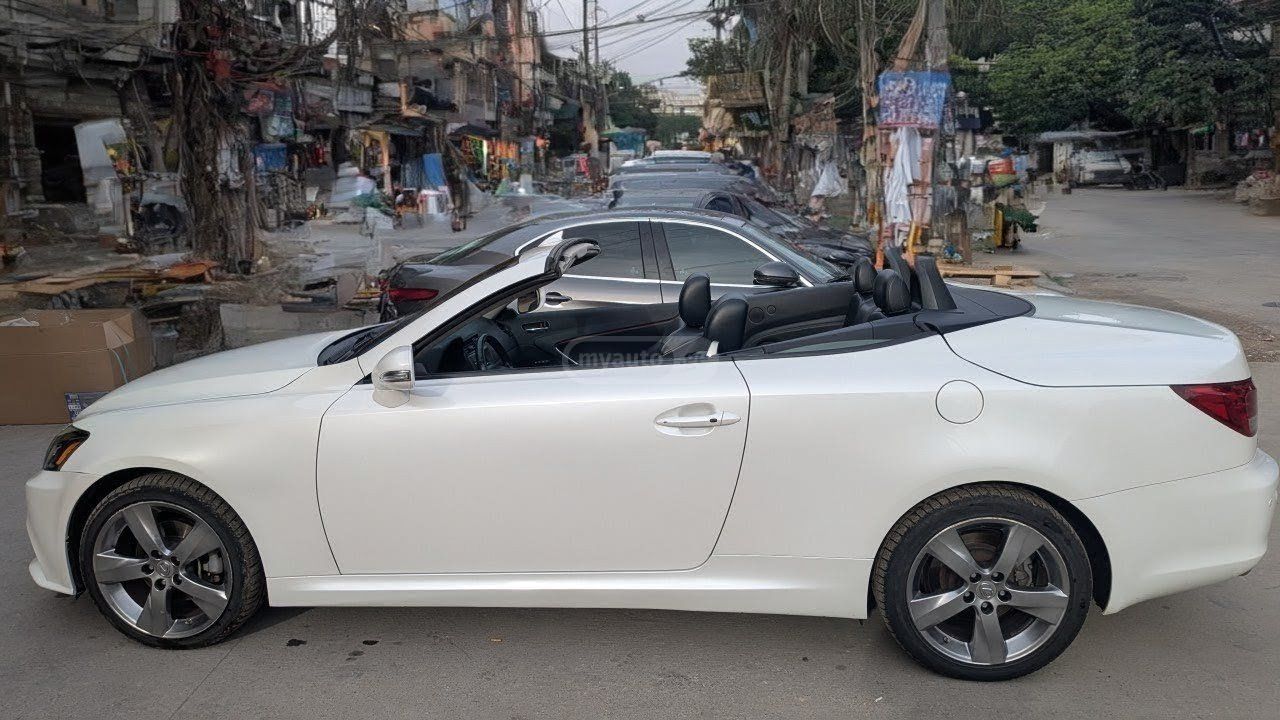 Lexus IS 250 2011 — photo 2