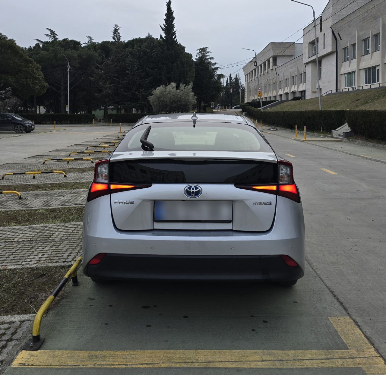 Toyota Prius 2022 — photo 2