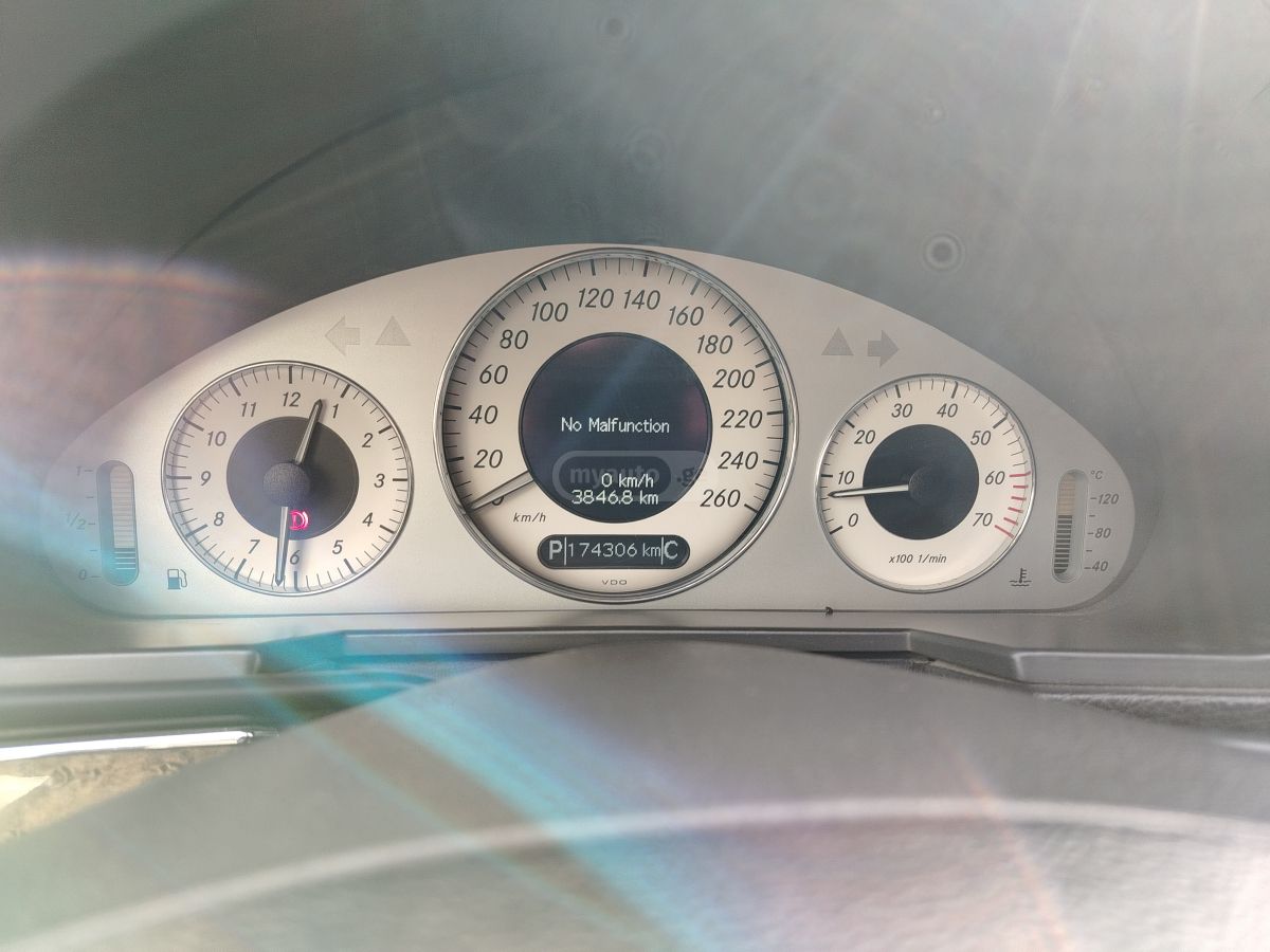 Mercedes-Benz E 320 2004 — photo 2
