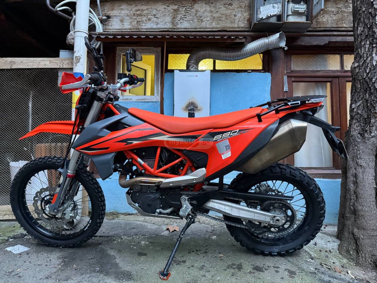 KTM 690 Enduro 2023 — photo 2