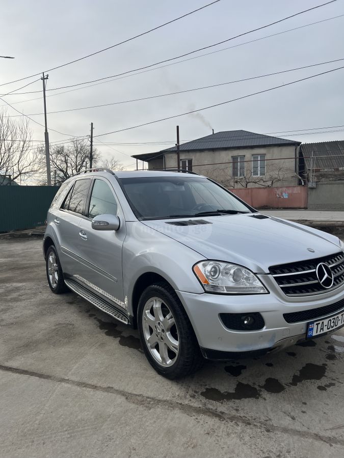 Mercedes-Benz ML 320