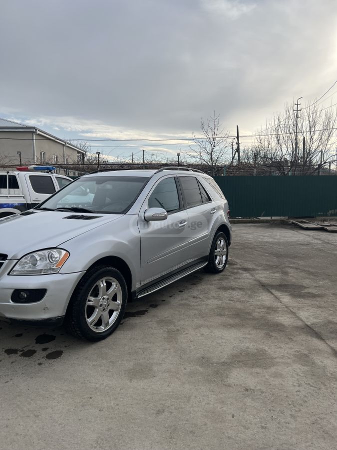 Mercedes-Benz ML 320 2007 — photo 2