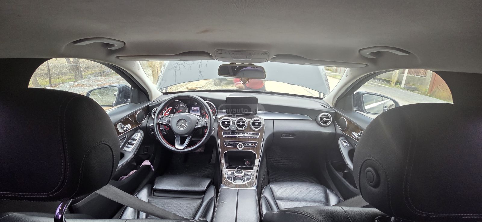 Mercedes-Benz C 300 2017 — photo 2