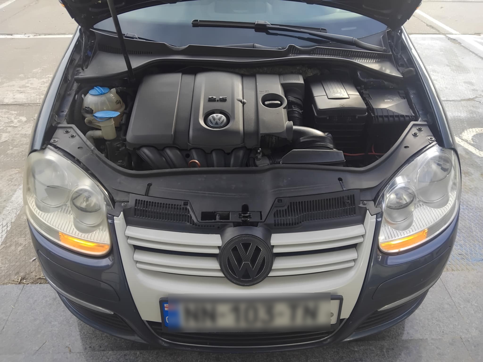 Volkswagen Jetta 2009 — photo 2