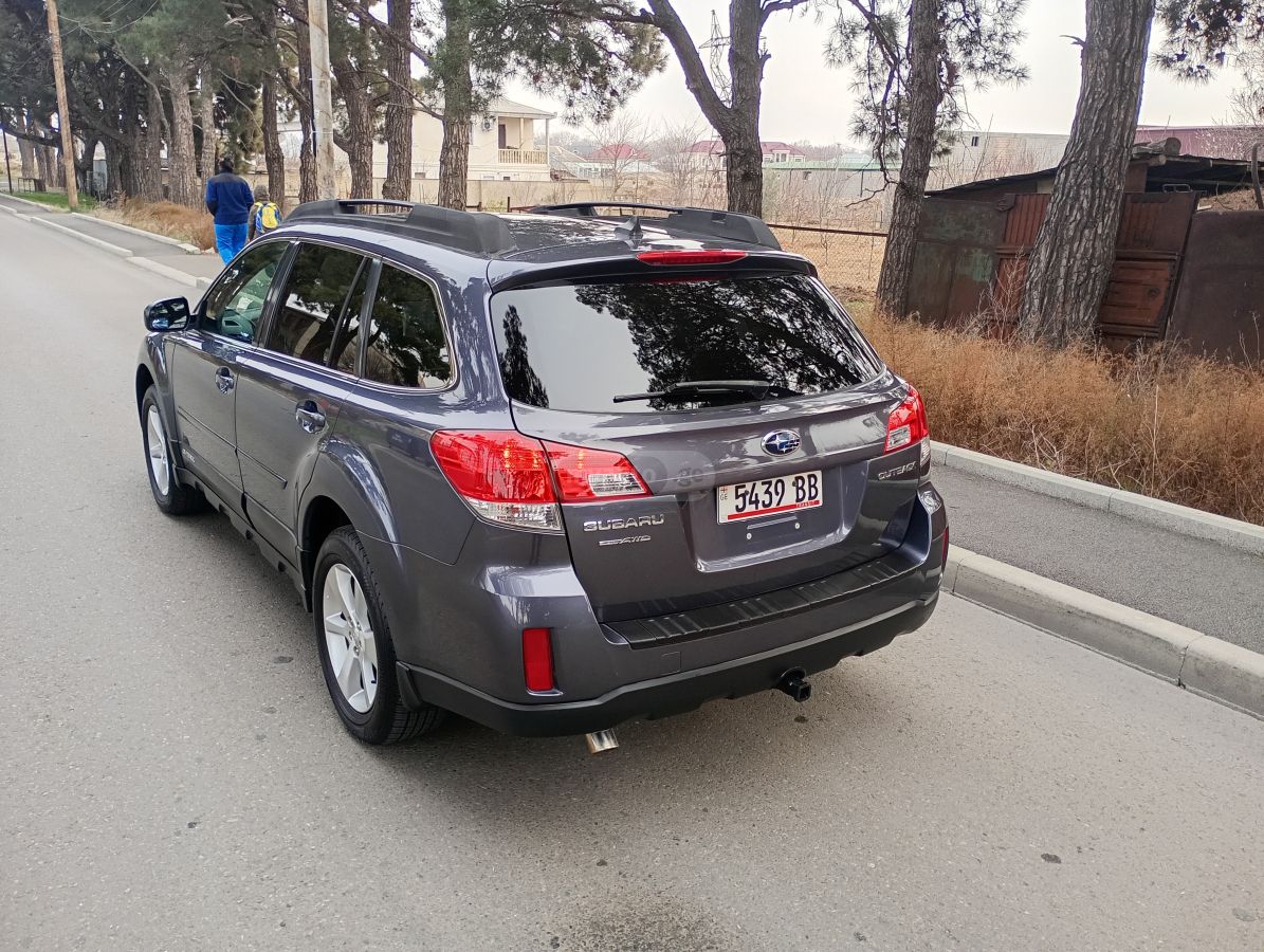 Subaru Outback 2013 — photo 2