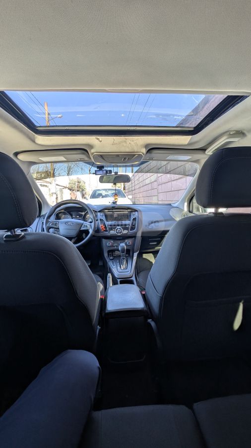 Ford Focus 2018 — photo 2