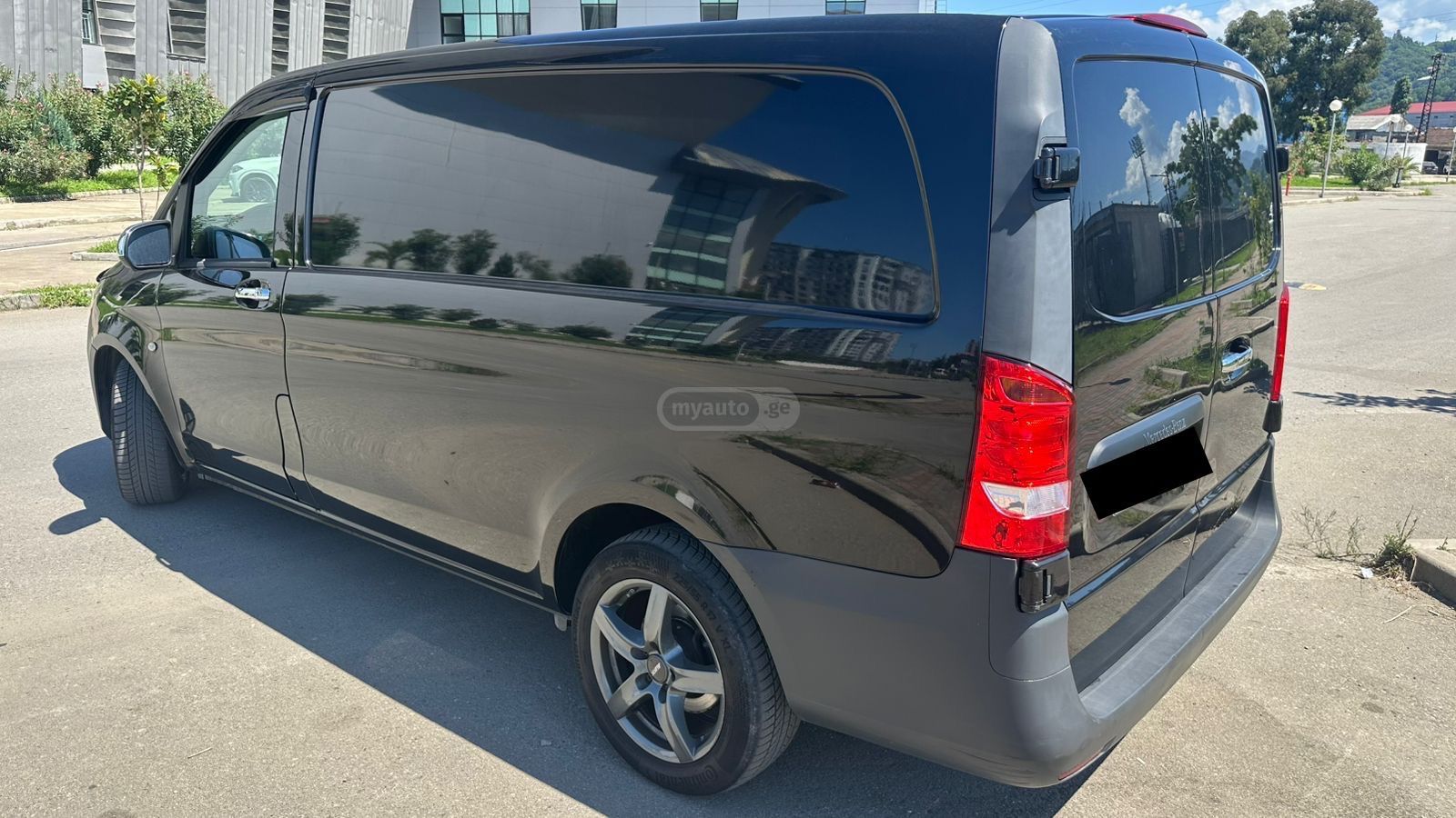 Mercedes-Benz Viano 2015 — photo 2