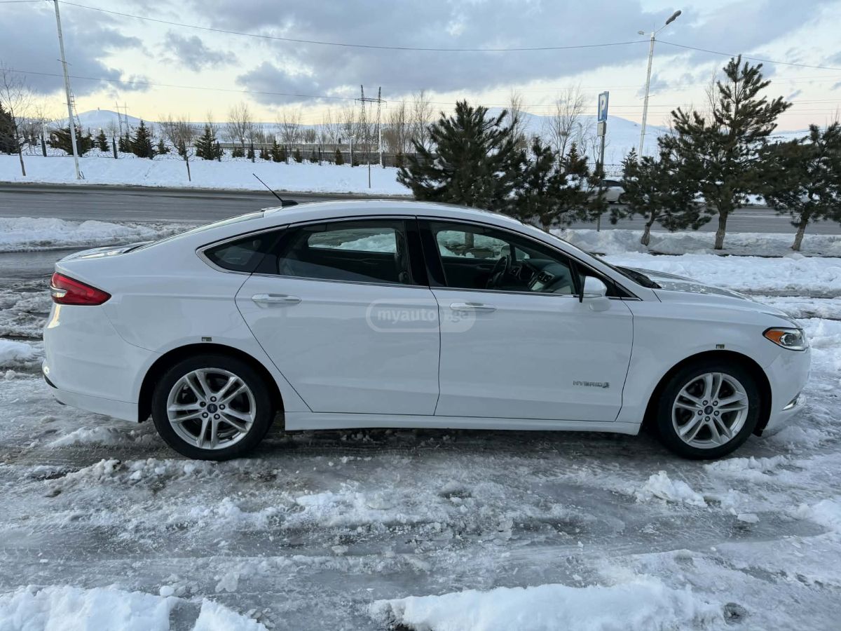Ford Fusion 2017 — photo 2