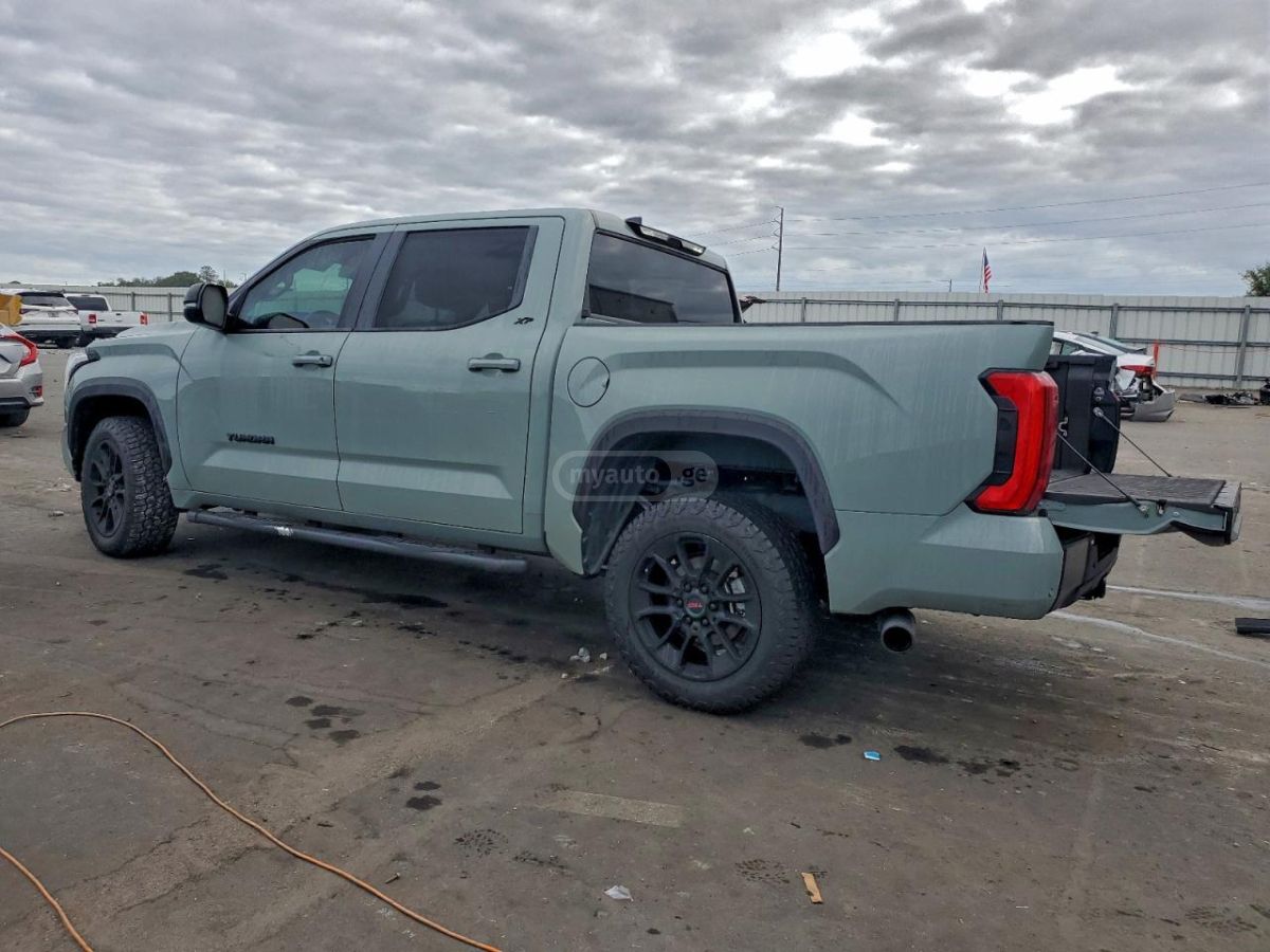 Toyota Tundra 2024 — photo 2