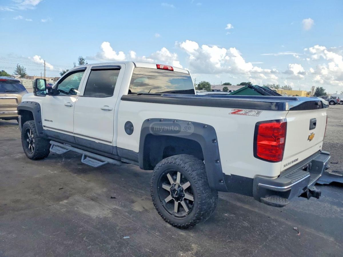Chevrolet Silverado 2015 — photo 2