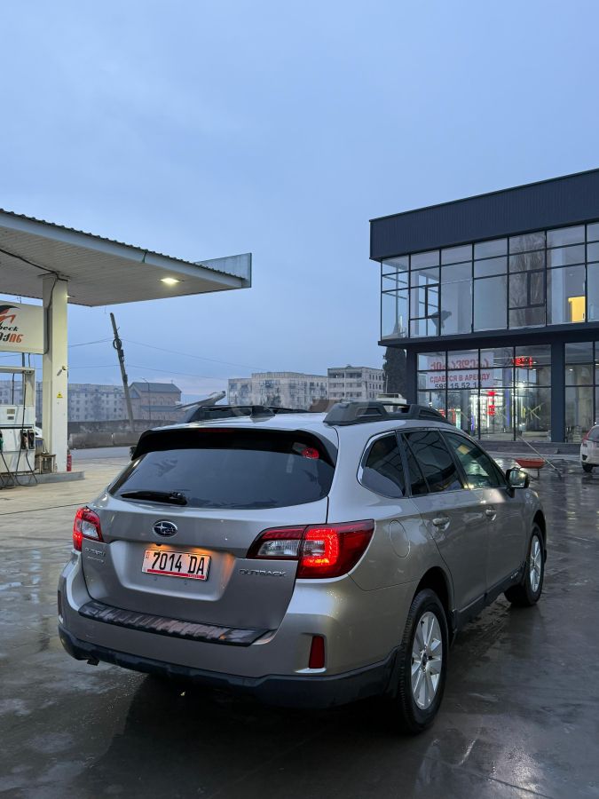 Subaru Outback 2016 — photo 2