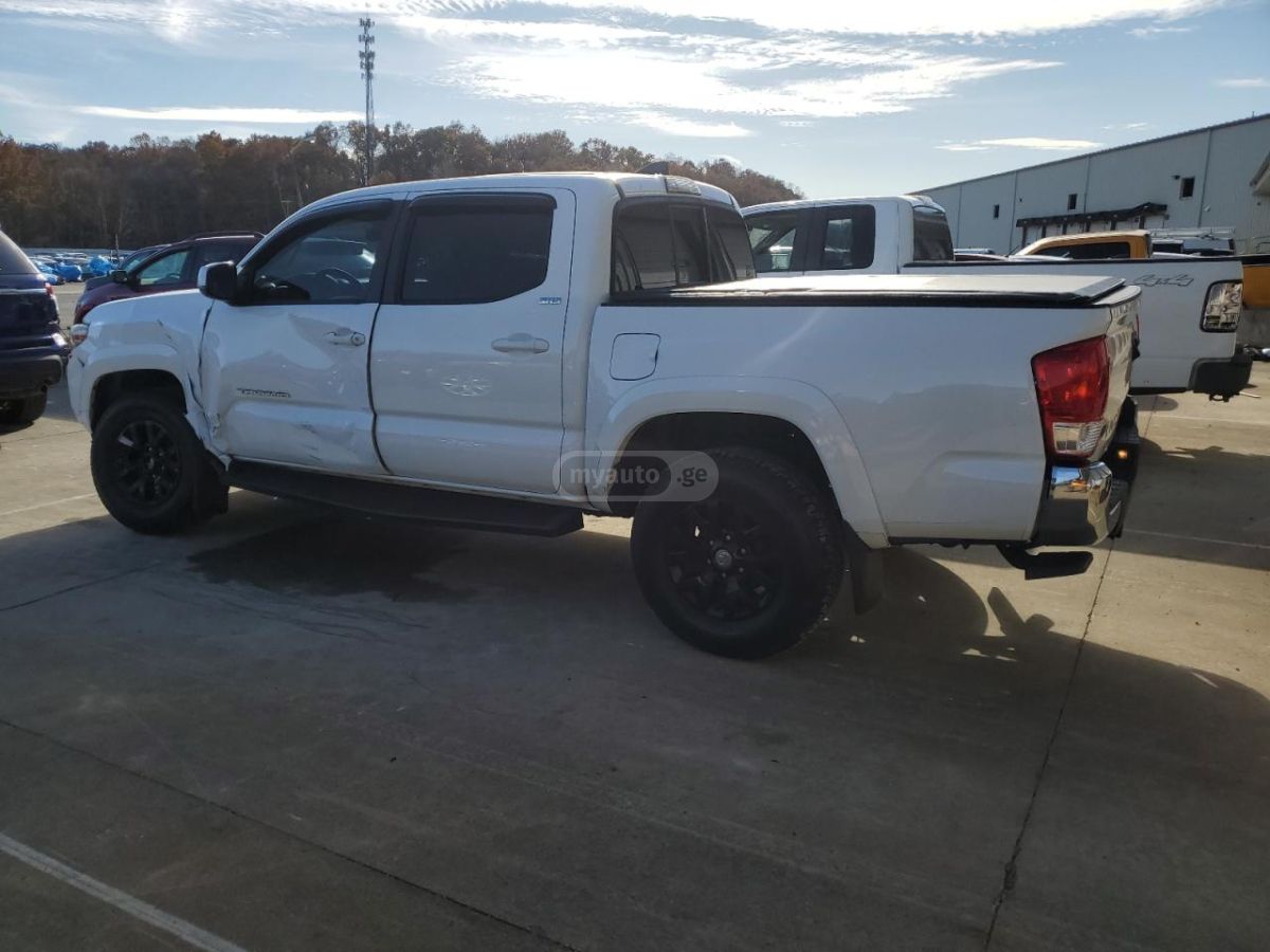 Toyota Tacoma 2017 — photo 2