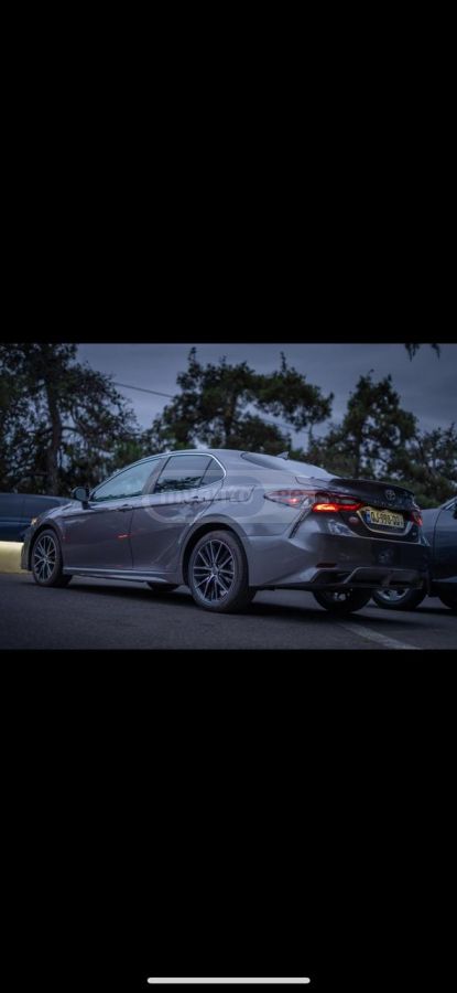 Toyota Camry 2021 — photo 2