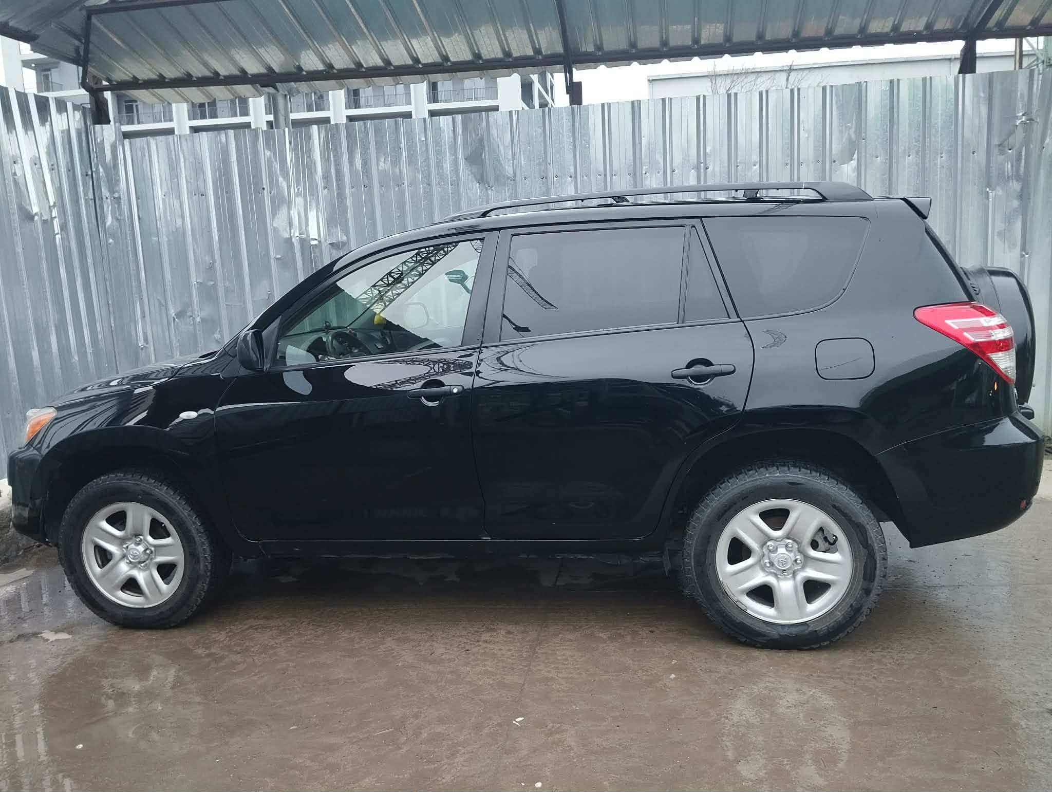 Toyota RAV4 2012 — photo 2