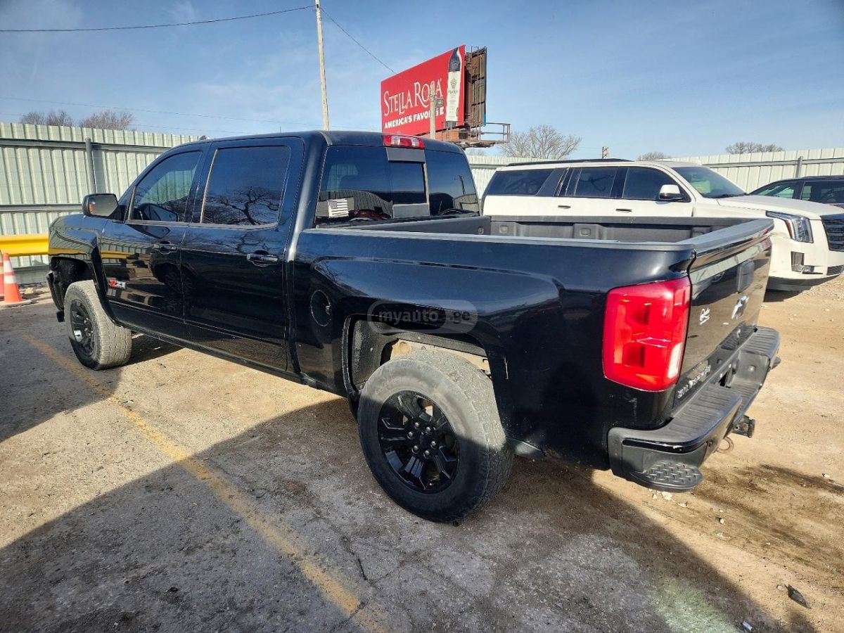 Chevrolet Silverado 2017 — photo 2