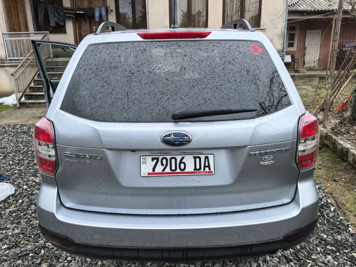 Subaru Forester 2015 — photo 2