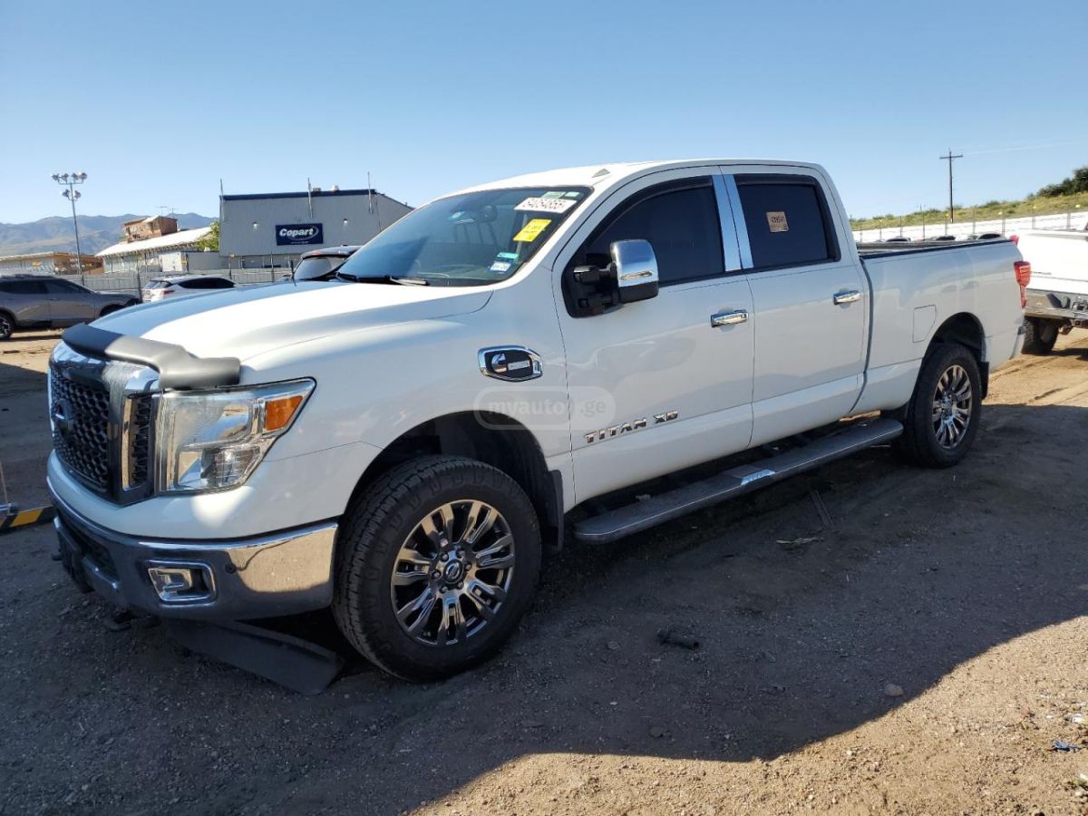 Nissan Titan