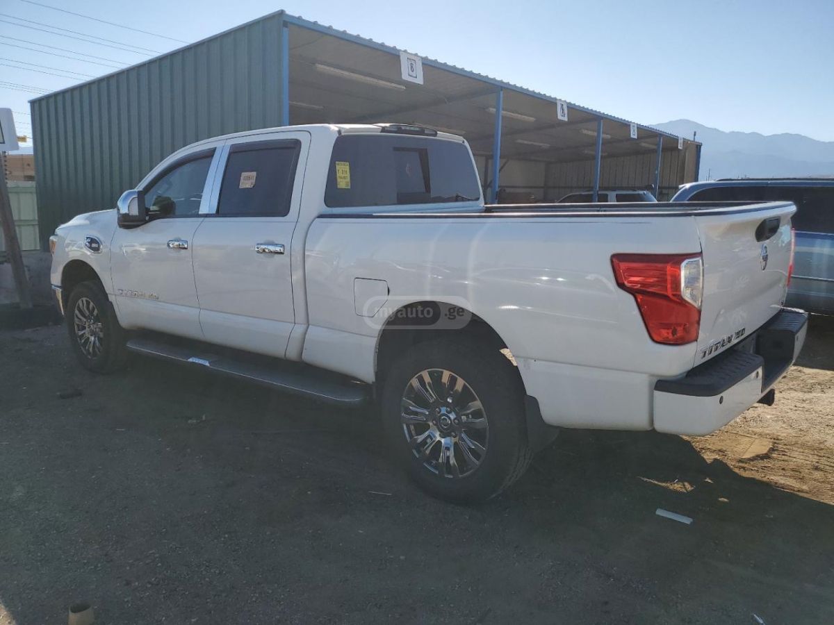 Nissan Titan 2016 — photo 2