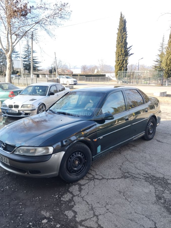 Opel Vectra 1999 — photo 2