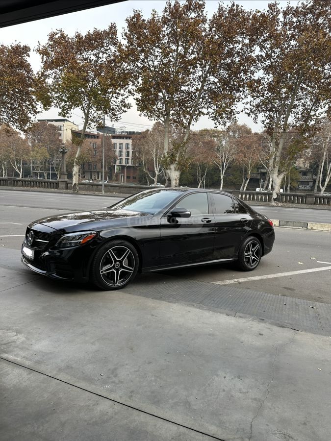 Mercedes-Benz C 300 2020 — photo 2