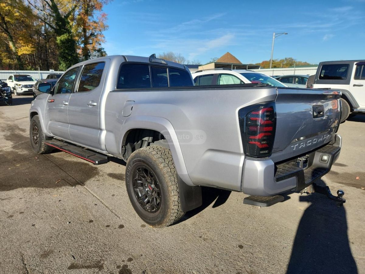 Toyota Tacoma 2016 — photo 2