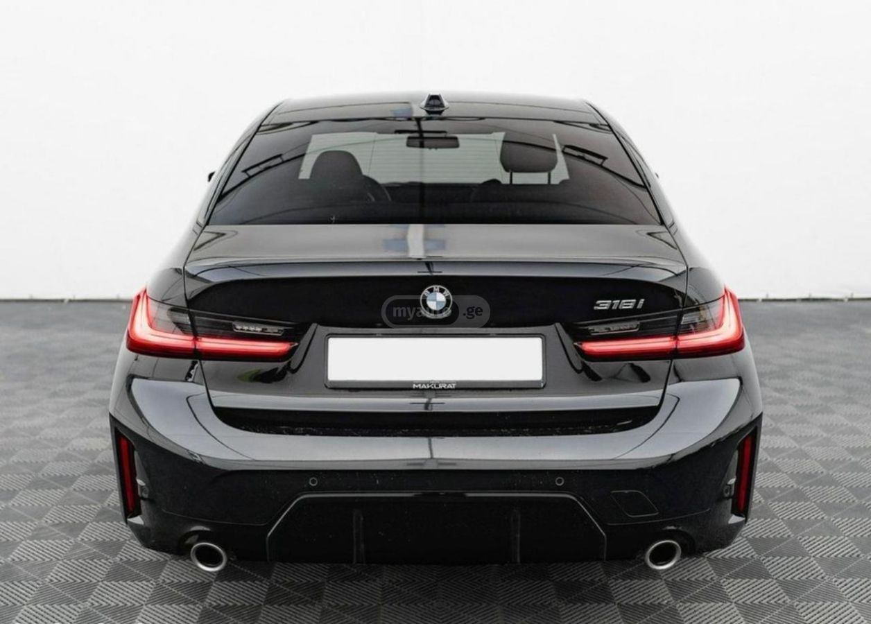 BMW 318 2022 — photo 2