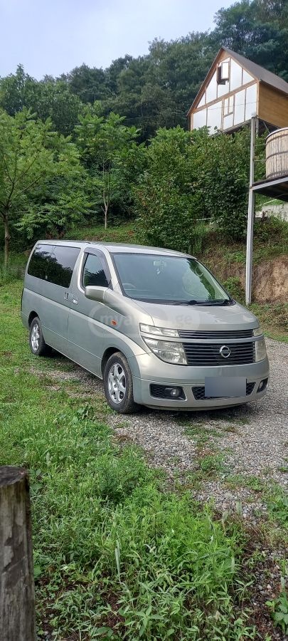 Nissan Elgrand 2003 — photo 2