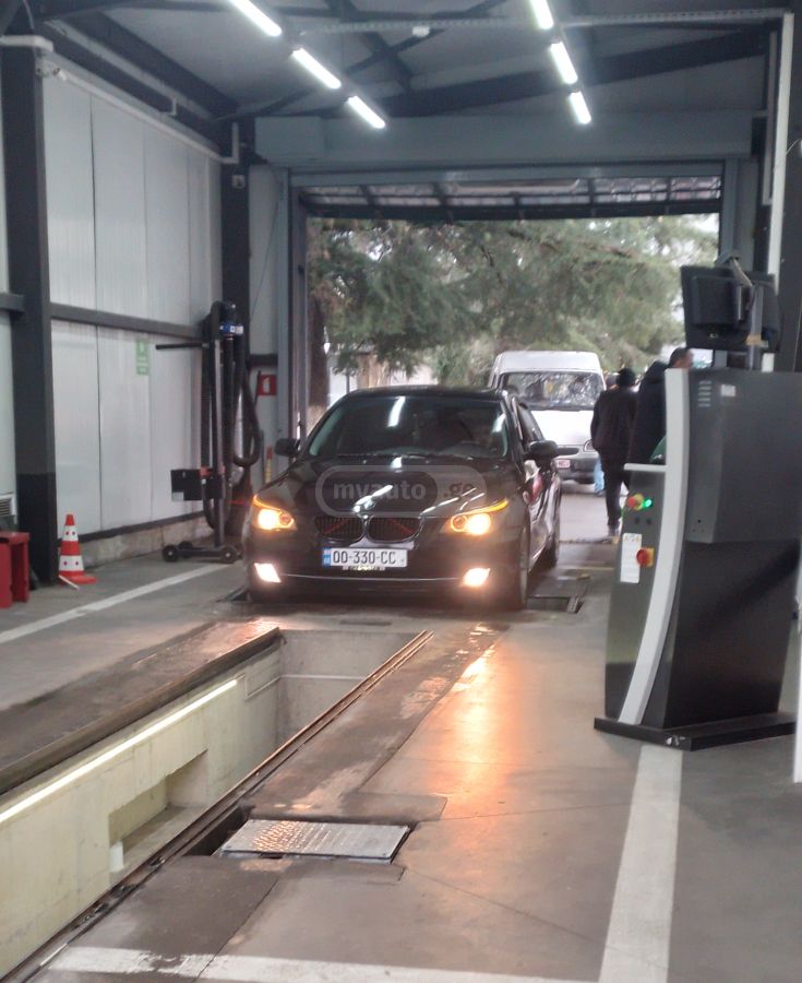 BMW 528 2008 — photo 2