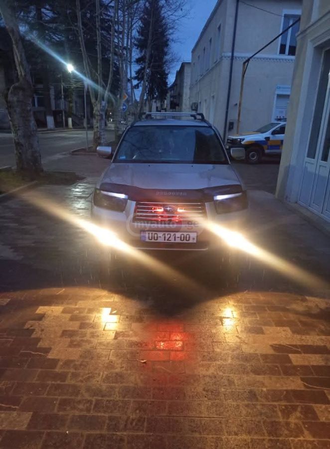 Subaru Forester 2005 — photo 2