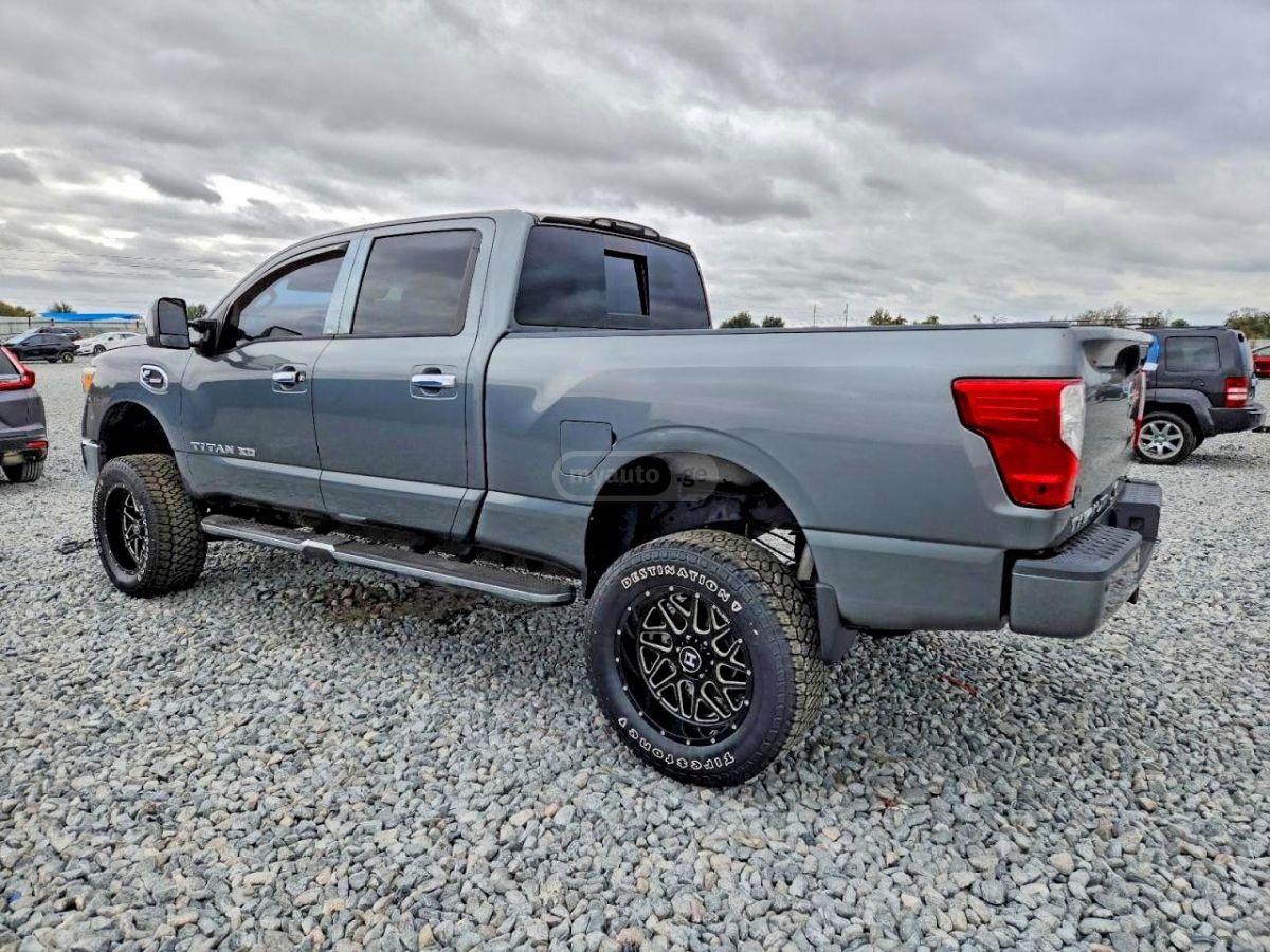 Nissan Titan 2016 — photo 2