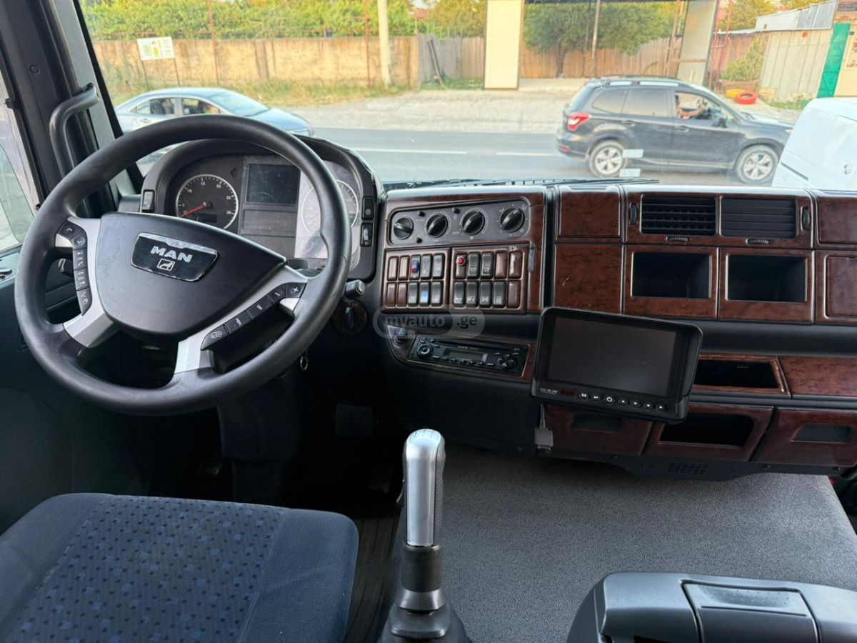 Isuzu TGA 26.400 2007 — photo 2