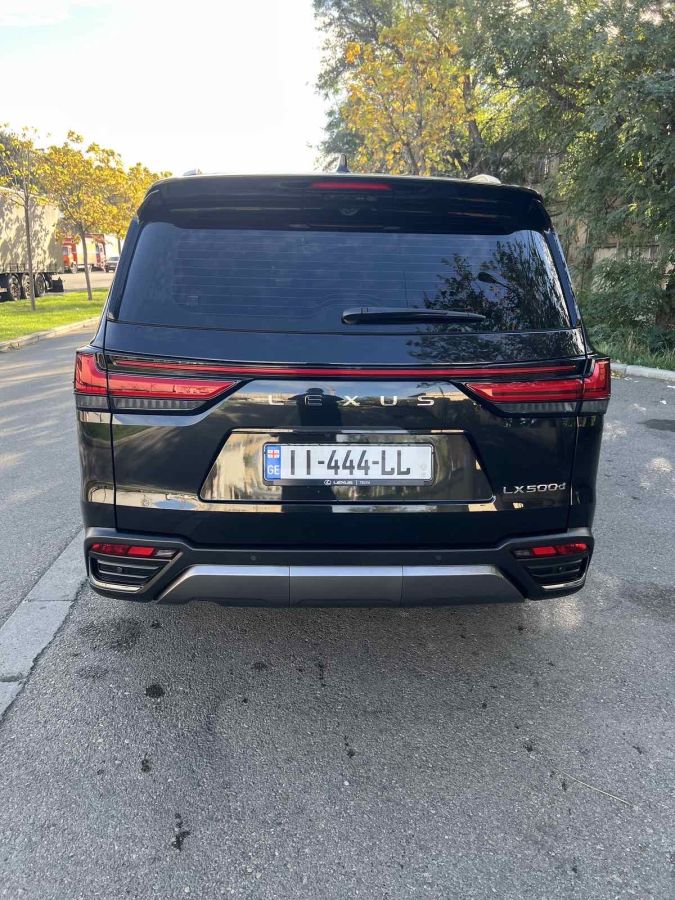 Lexus LX 570 2025 — photo 2