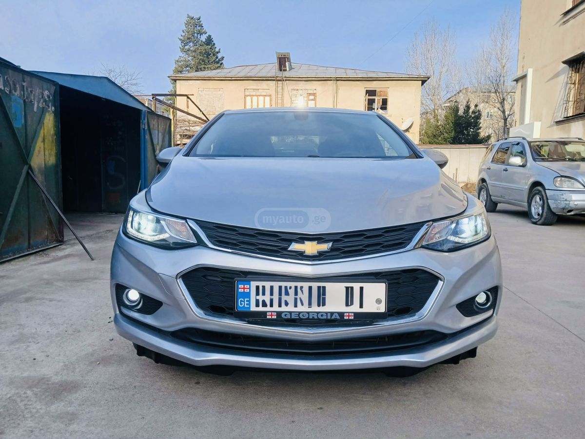 Chevrolet Cruze 2018 — photo 2