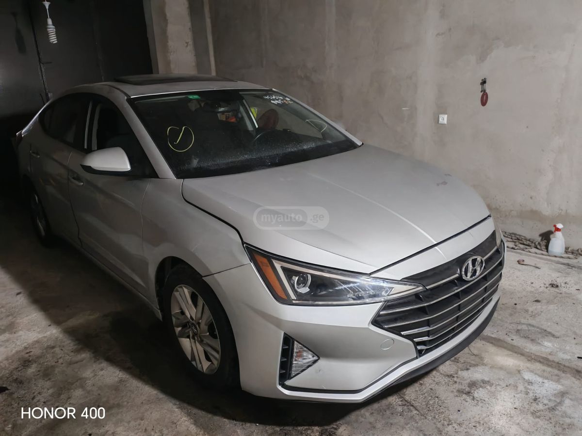 Hyundai Elantra 2019 — photo 2