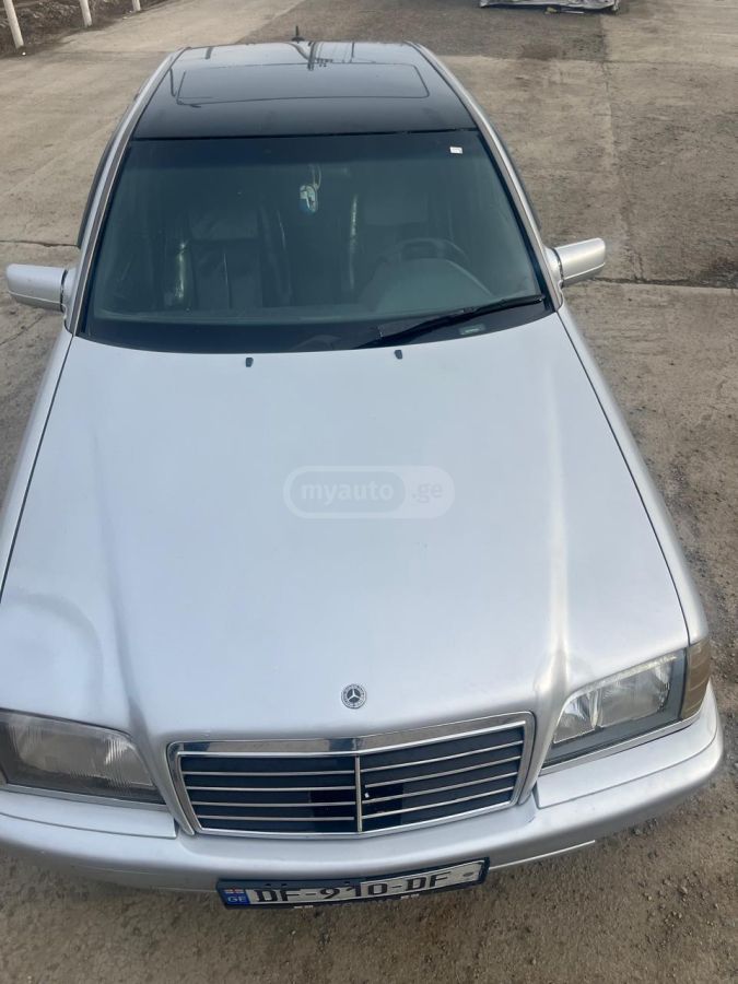 Mercedes-Benz C 230