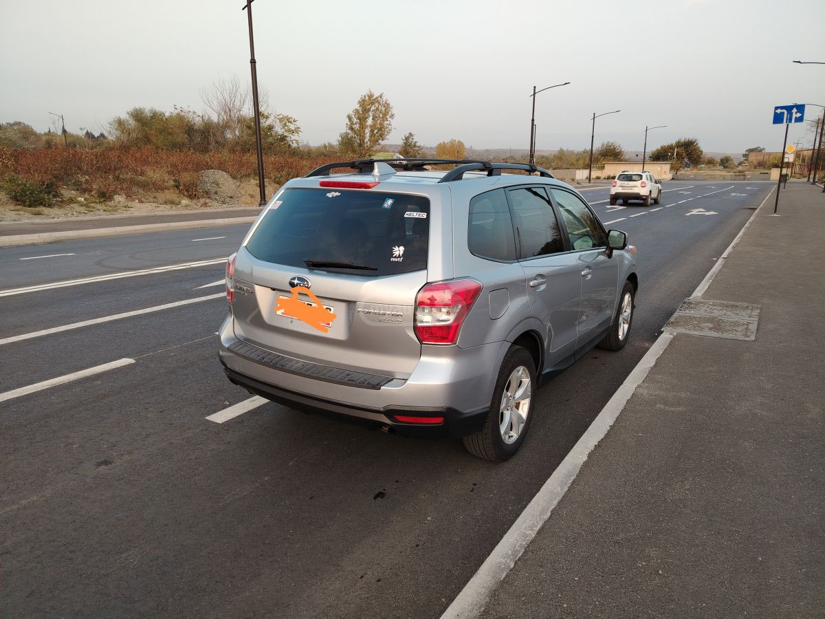 Subaru Forester 2015 — photo 2