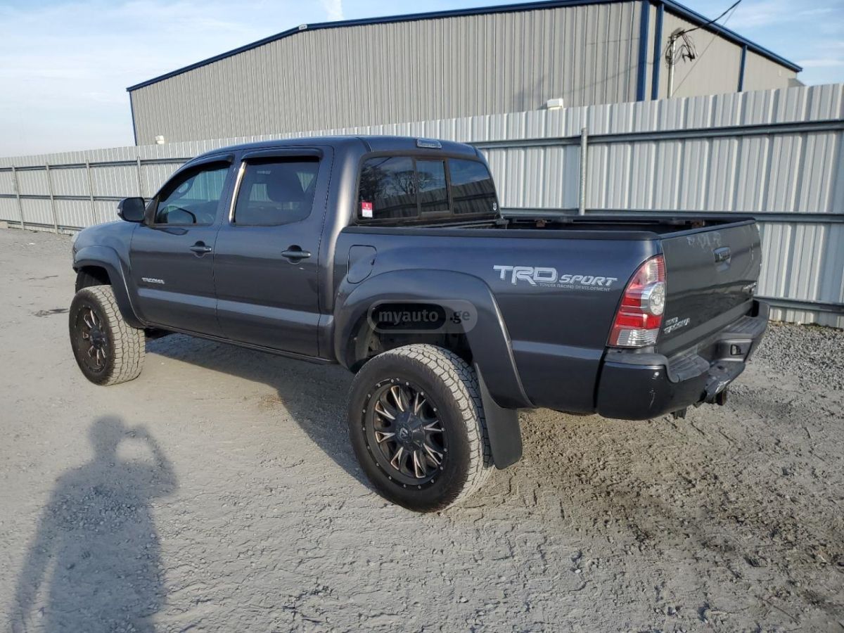 Toyota Tacoma 2014 — photo 2