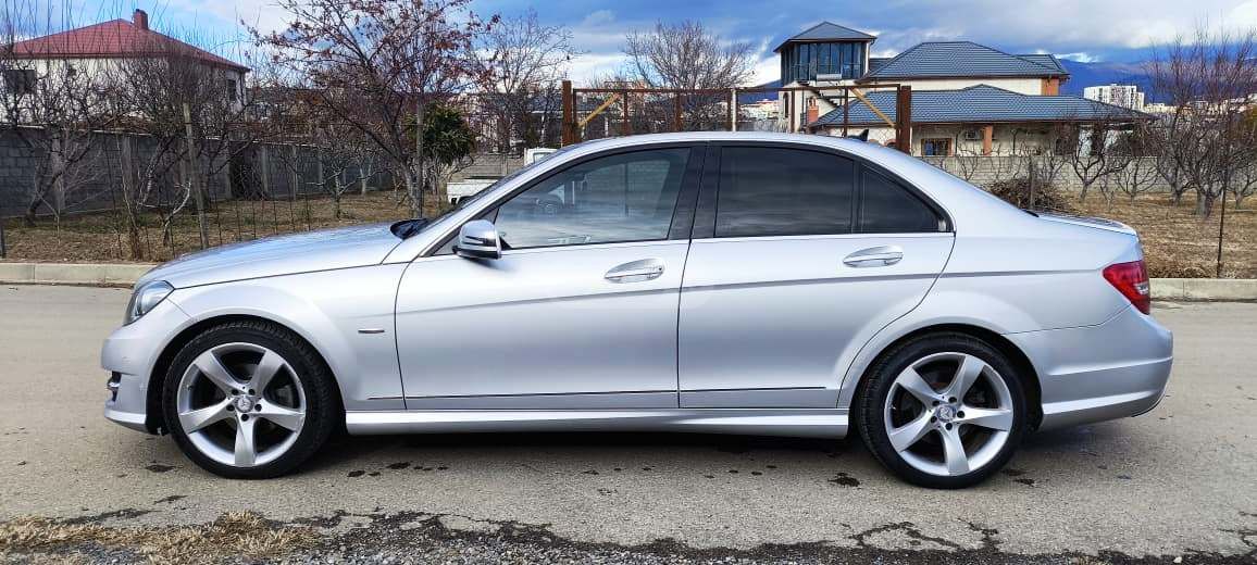 Mercedes-Benz C 220