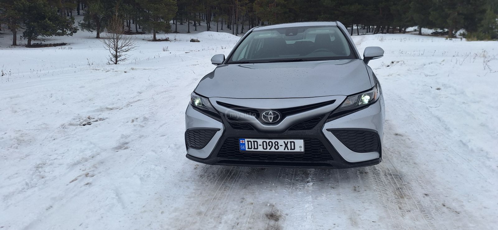 Toyota Camry 2022 — photo 2