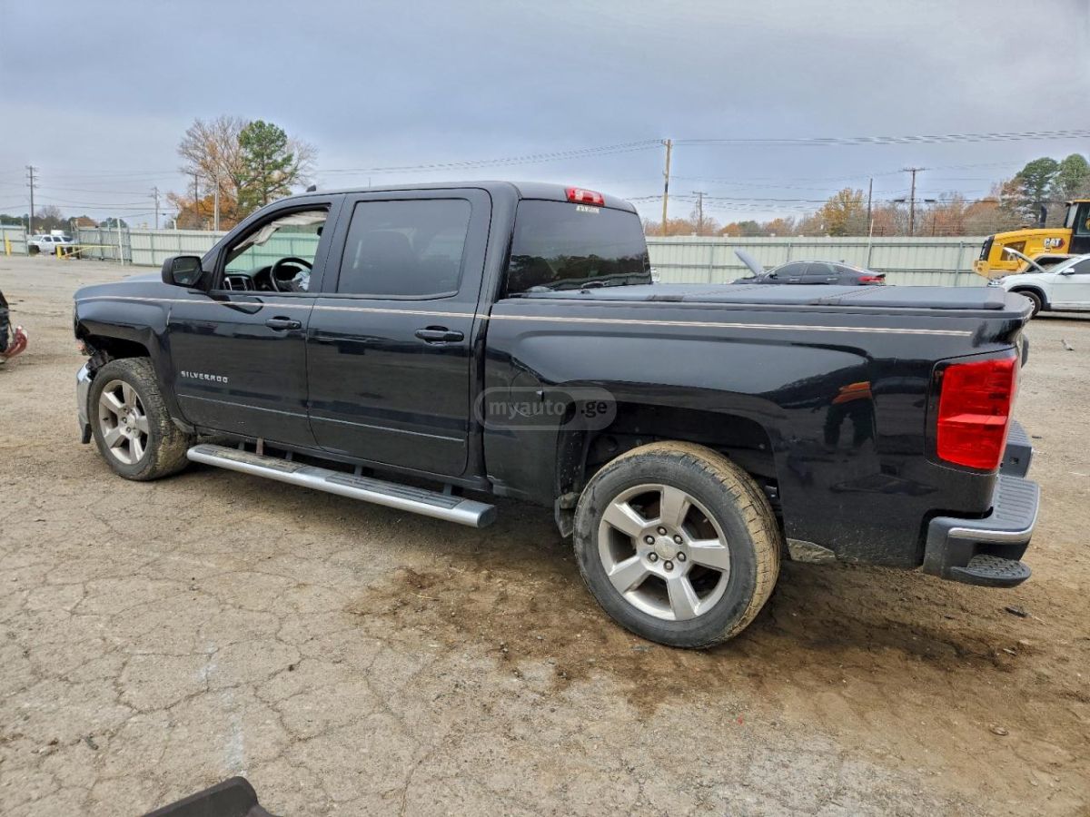 Chevrolet Silverado 2017 — photo 2