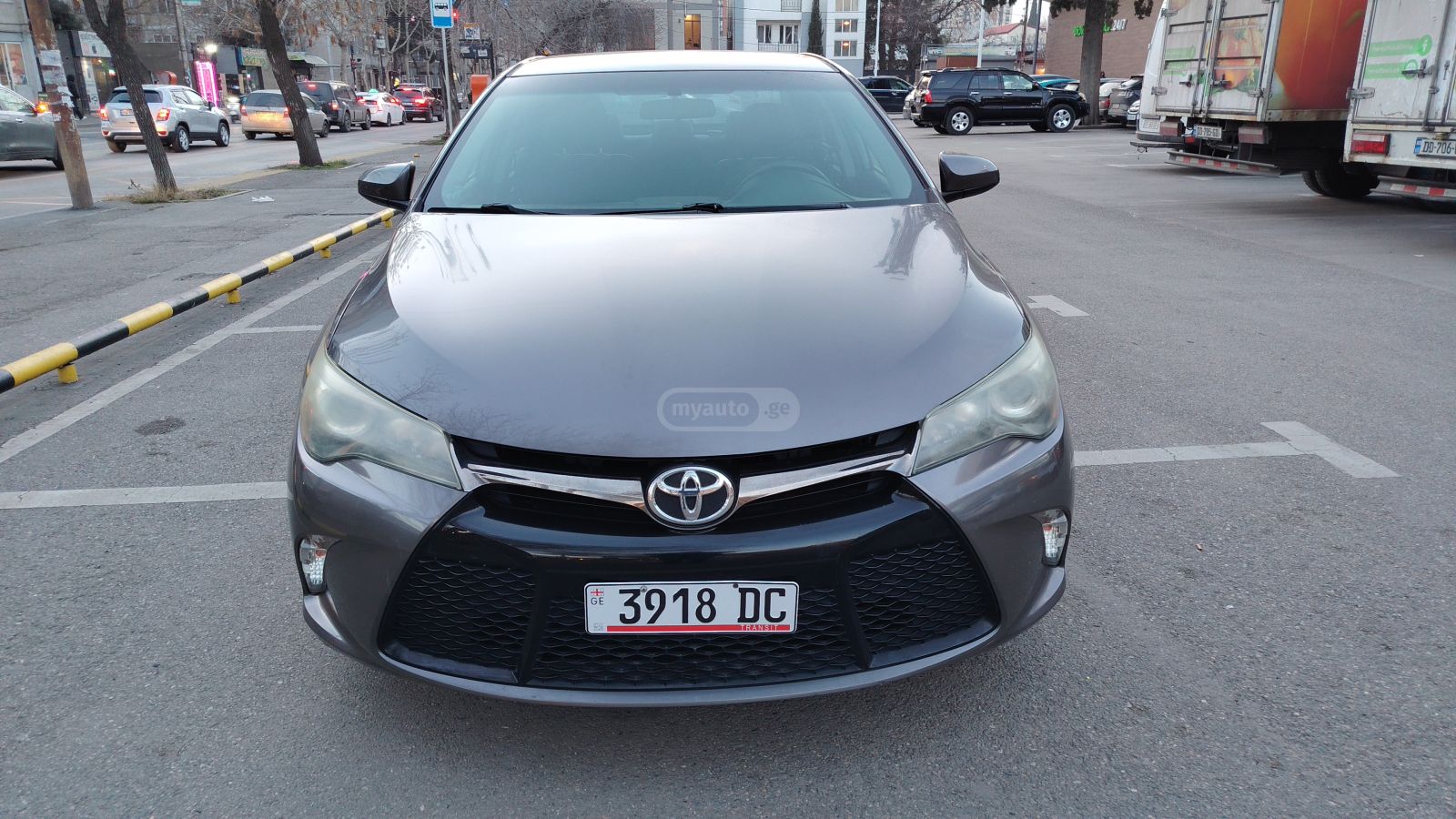 Toyota Camry 2016 — photo 2