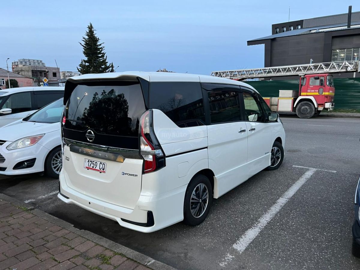 Nissan Serena 2022 — photo 2